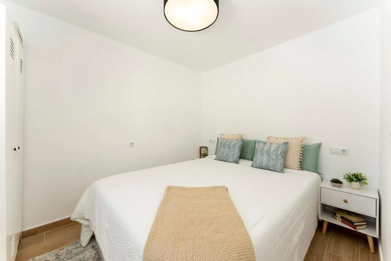 Apartamento 2 Dormitorios Cerca De La Playa En Casco Historico Estepona Spain