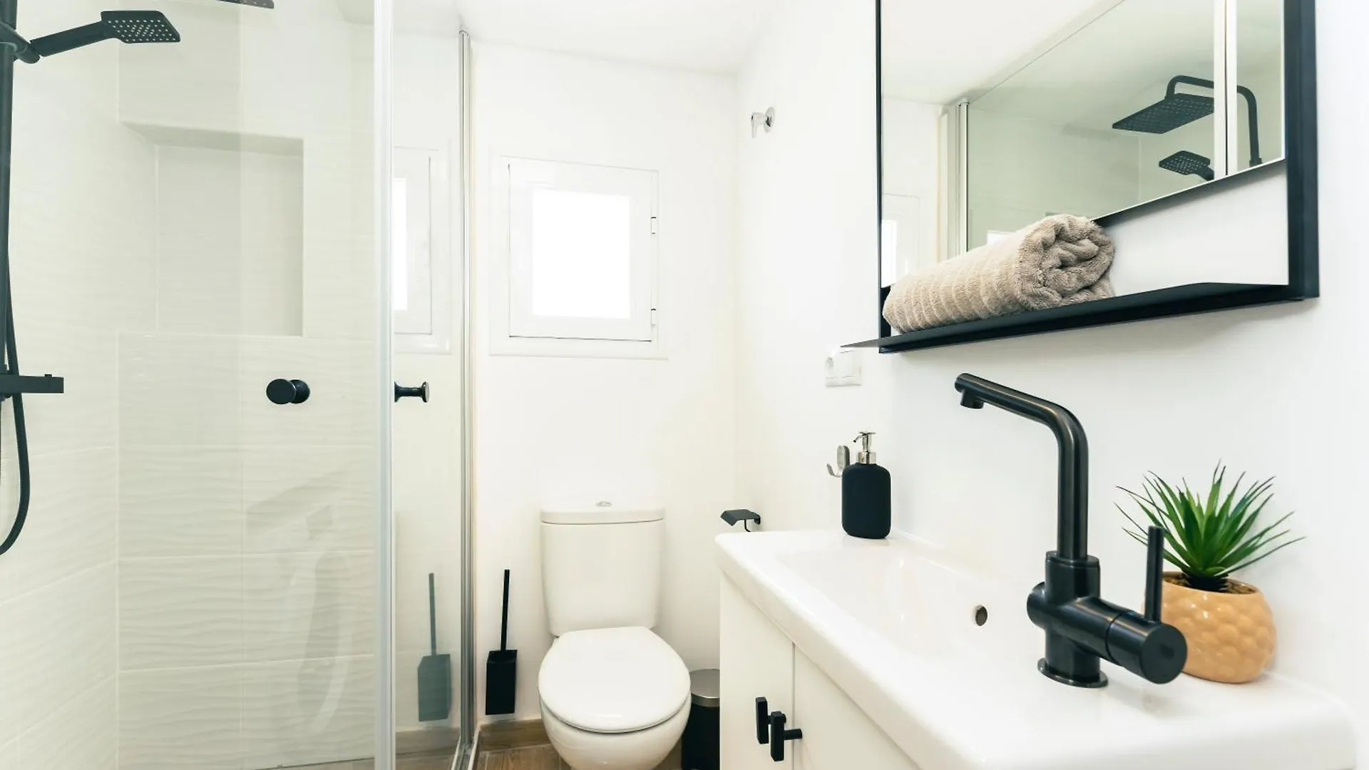 Apartamento 2 Dormitorios Cerca De La Playa En Casco Historico إِستيبونا 0*,  إسبانيا