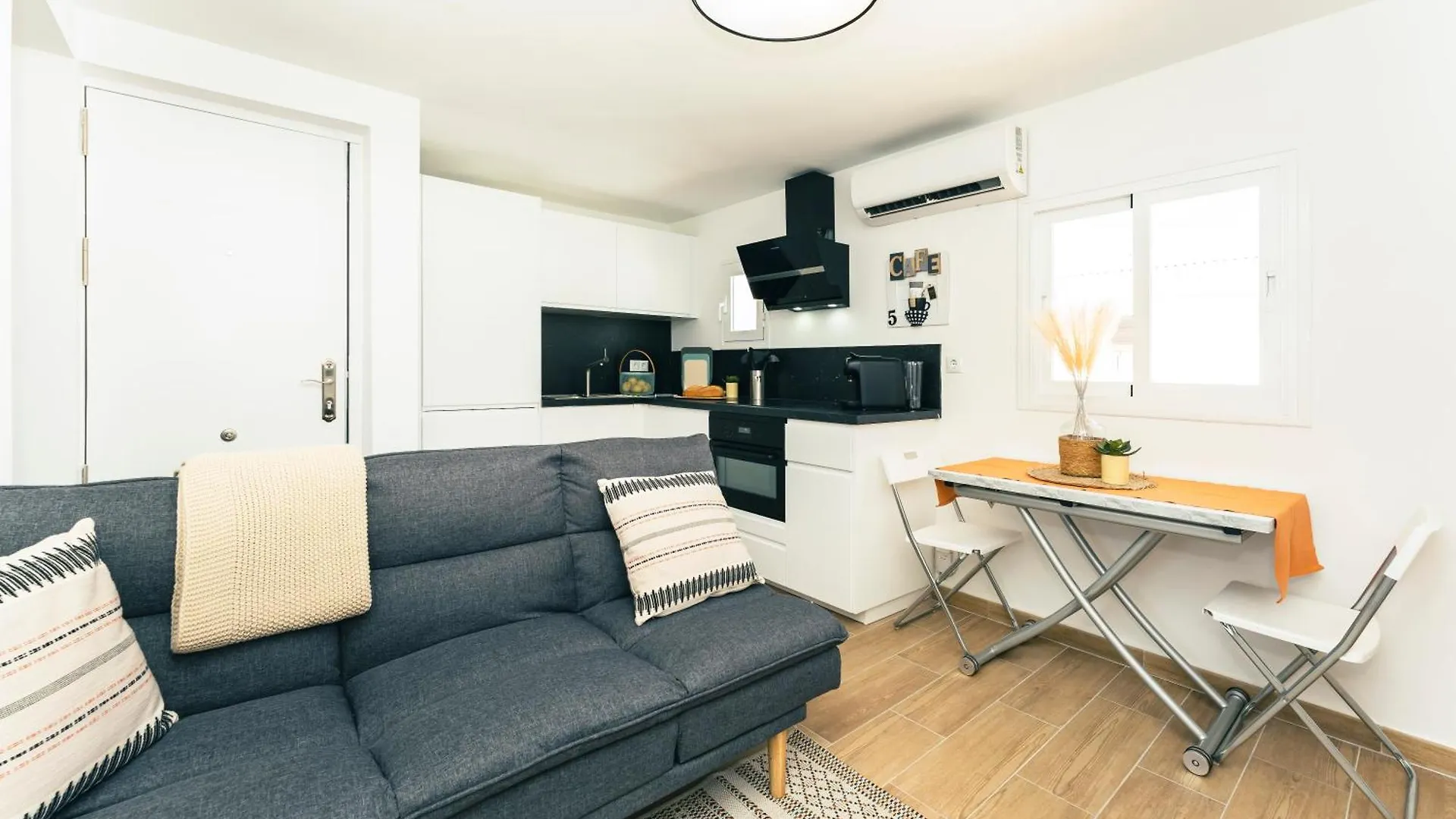 شقة Apartamento 2 Dormitorios Cerca De La Playa En Casco Historico إِستيبونا